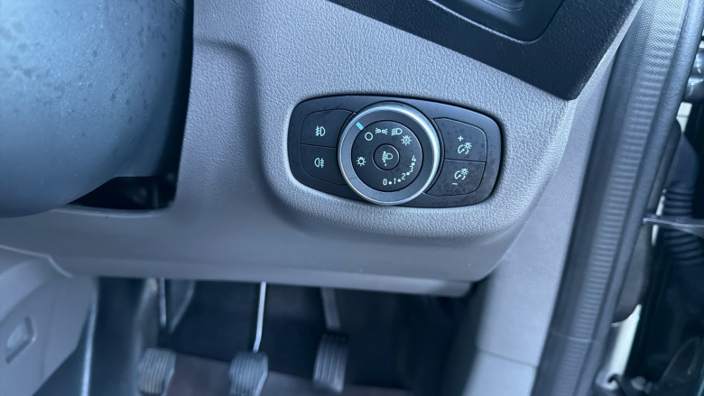 Ford Transit Connect 250 L2 Diesel 1.5 EcoBlue 100ps Limited Van